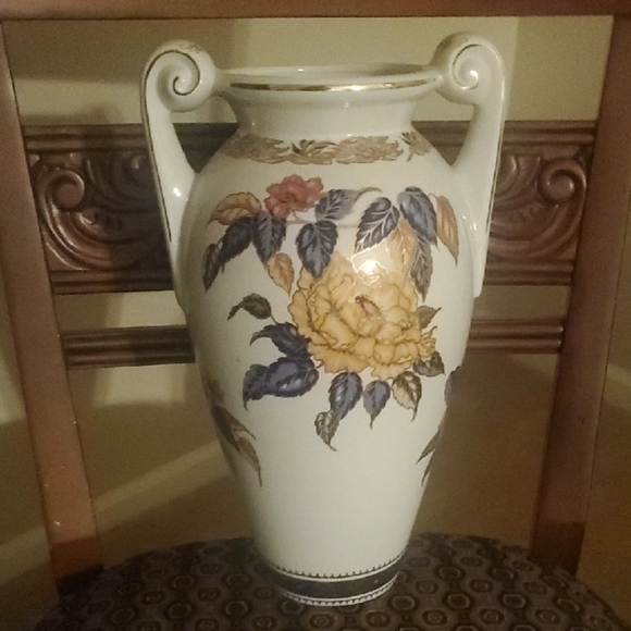 Ethan Allen White Blue Gold Accent Vase - Picture 1 of 1